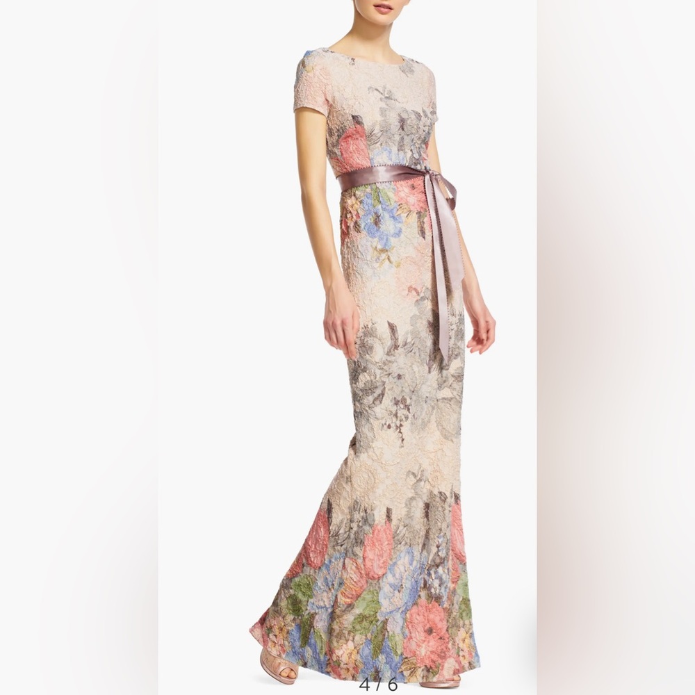 Adrianne Papell matelasse floral dress 12Petite. Blush/multi-color tea length